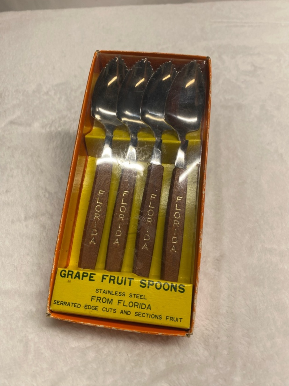 4  Florida Grapefruit Fruit Spoons 6-5/8" Wooden Handles NIP New Japan